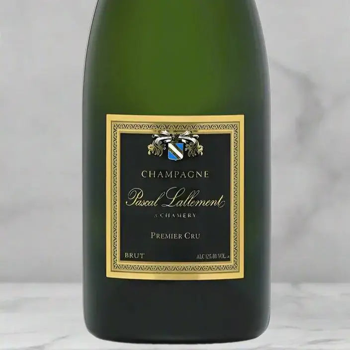 صندوق من Premier Crus Brut وDemi-Sec وRosé Champagnes